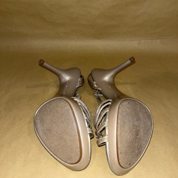 GOLD with slight pink undertone HIGH HEELS - Picture 4 of 8